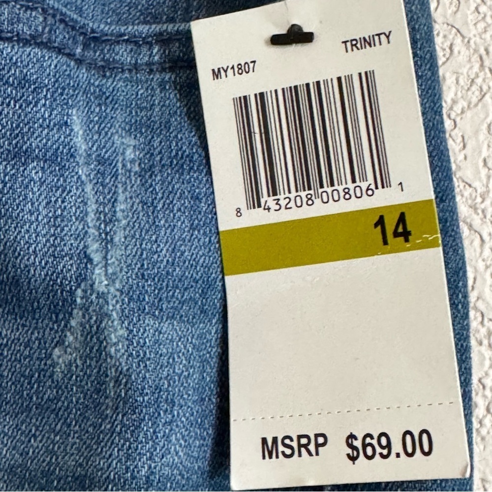 NWT 7 FOR ALL MANKIND DISTRESSED CENTER HEM,RAW HEM,SHAPING CUT,SLIMMING ❤️ - Picture 4 of 6